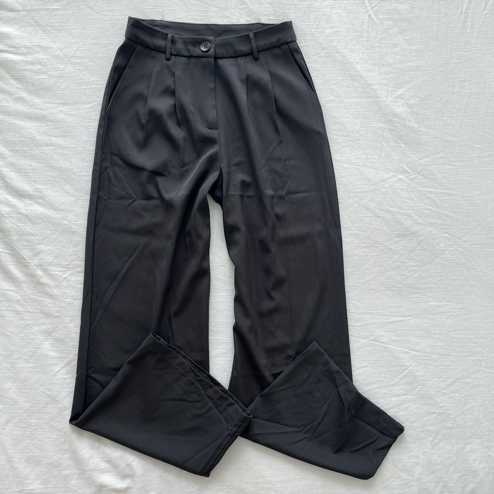 Princess Polly grey pleated trousers ☑️